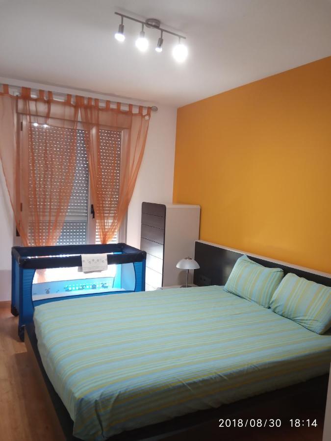 Apartamento Los Lirios Logroño Kültér fotó