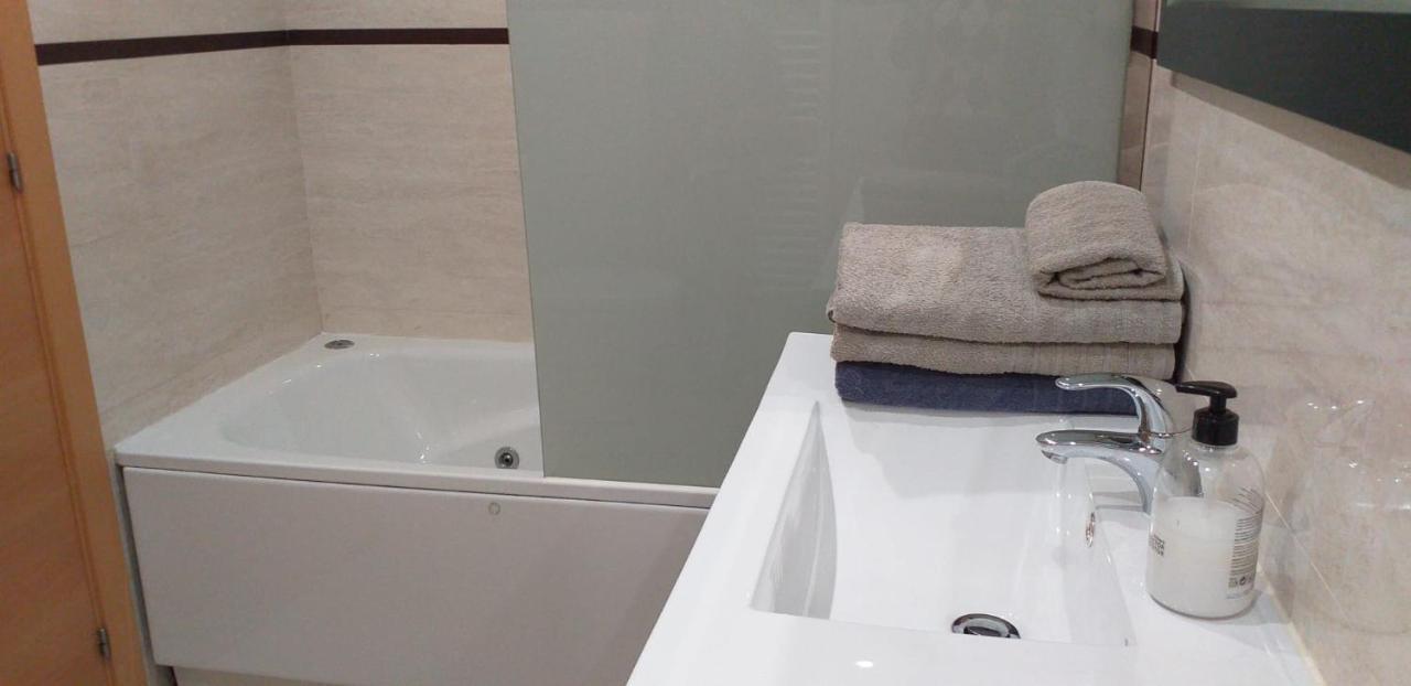 Apartamento Los Lirios Logroño Kültér fotó