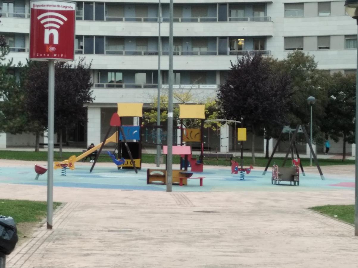Apartamento Los Lirios Logroño Kültér fotó