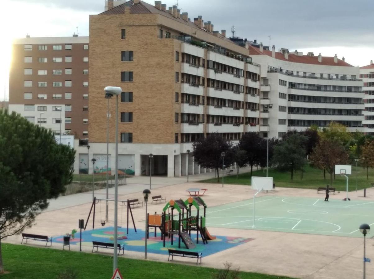 Apartamento Los Lirios Logroño Kültér fotó